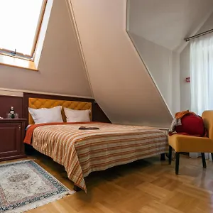 Hotel Stanislavskyi, Lemberg