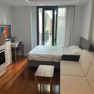 studio-flat-one-room-in-lux-residence-near-taksim-beyoglu.istanbul-turkeyhotels.com/